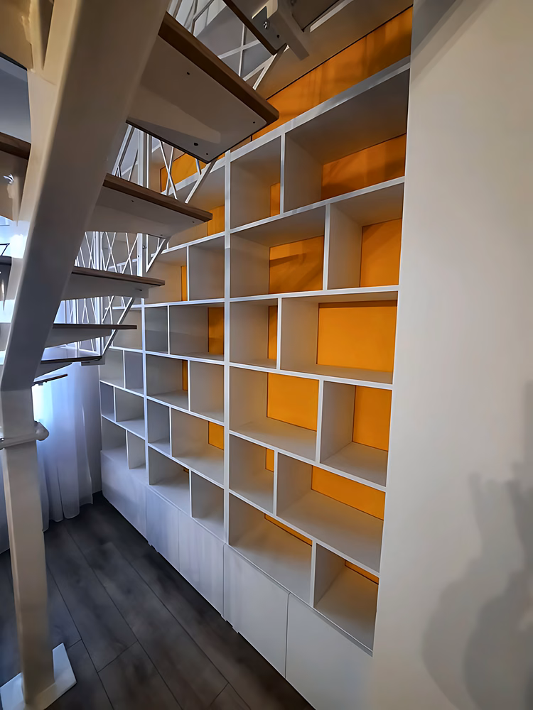 Biblioteca pe doua niveluri